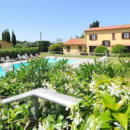 Apartment Schoene Wohnung Mit Garten In Cecina